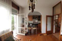 CASA SINGOLA CON AMPIO GIARDINO E 2 APPARTAMENTI investimento