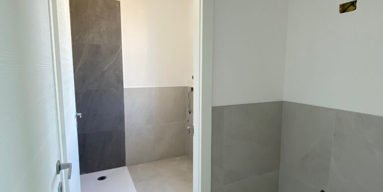 LOTTO 17 INT.3 BAGNO