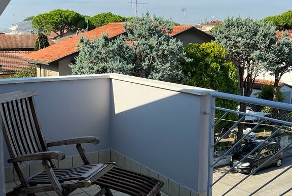 BILOCALE CON GIARDINETTO, TERRAZZO ABITABILE E GARAGE