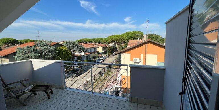 BILOCALE CON GIARDINETTO, TERRAZZO ABITABILE E GARAGE