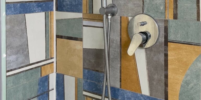 8ff2543b-86b7-40aa-b546-30b1f6e25cc8