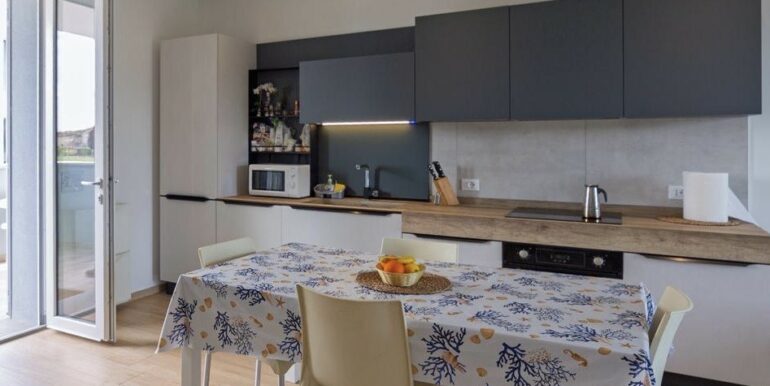 c39c3b48-2d96-46e5-b178-8a4360e822d2