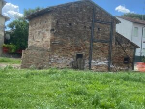 Terreno edificabile con rudere centro Piangipane