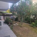 Ampio trilocale con giardino