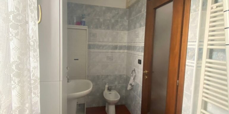 Vendesi Bifamiliare ZONA vicoli
