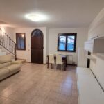 Vendesi villetta a schiera zona borgo montone