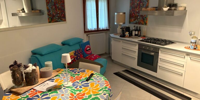 TRILOCALE CON CORTE ESCLUSIVA E POSTO AUTO