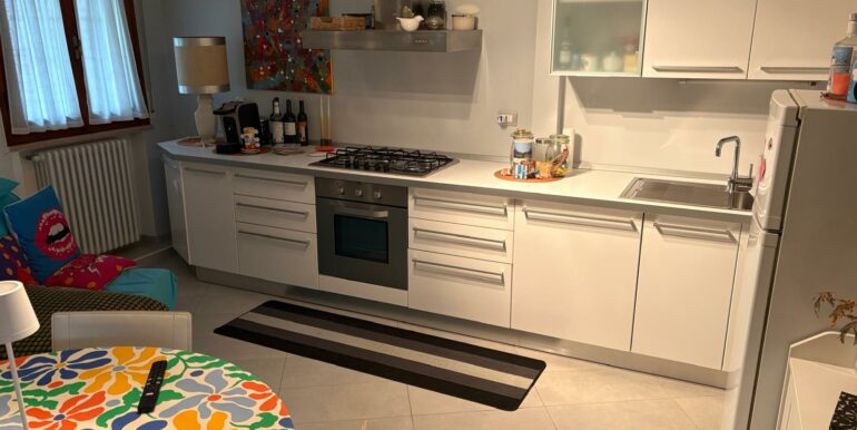 TRILOCALE CON CORTE ESCLUSIVA E POSTO AUTO