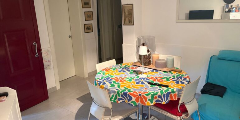 TRILOCALE CON CORTE ESCLUSIVA E POSTO AUTO