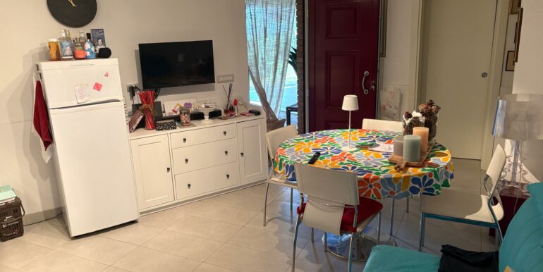 TRILOCALE CON CORTE ESCLUSIVA E POSTO AUTO