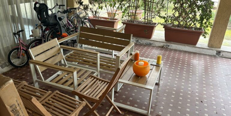 TRILOCALE CON CORTE ESCLUSIVA E POSTO AUTO