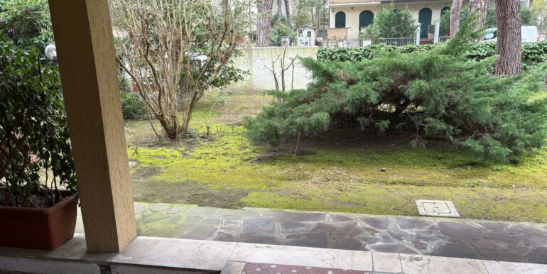 TRILOCALE CON CORTE ESCLUSIVA E POSTO AUTO