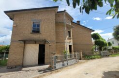 Casa indipendente Piangipane con annesso terreno edificabile